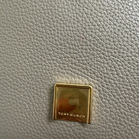 Tory Burch Pebbled Leather Flap Crossbody in Light Taupe Gray - Picture 8 of 9